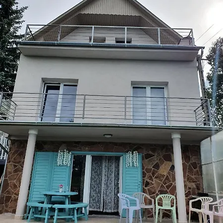 Villa Mama