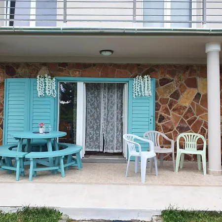 Villa Mama